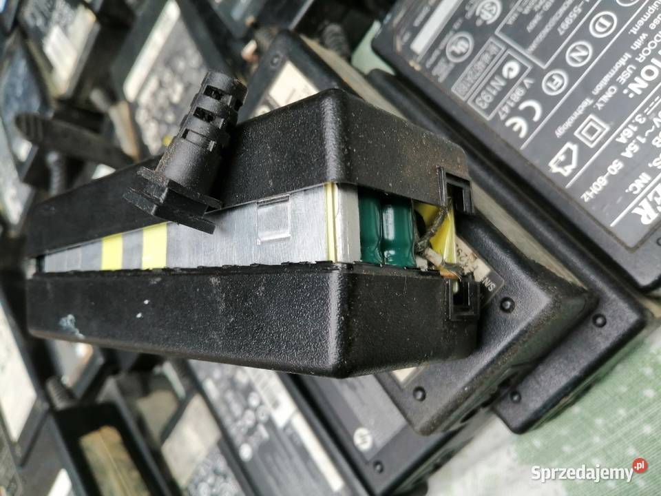 Zasilacze do laptopów