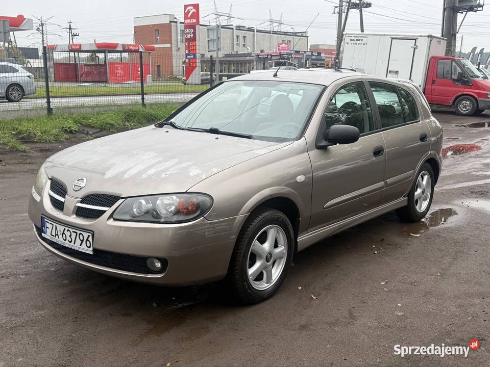 Nissan Almera
