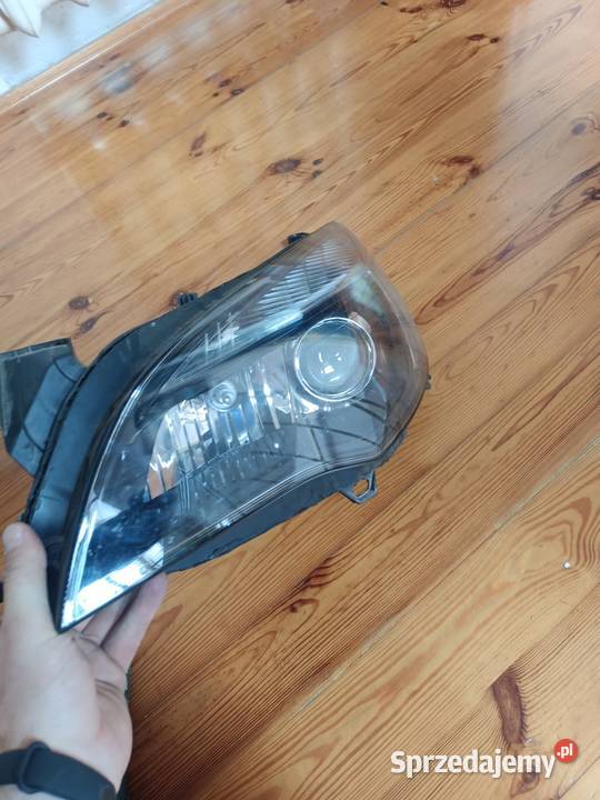 Lampy przednie xenony opel astra j Nisko