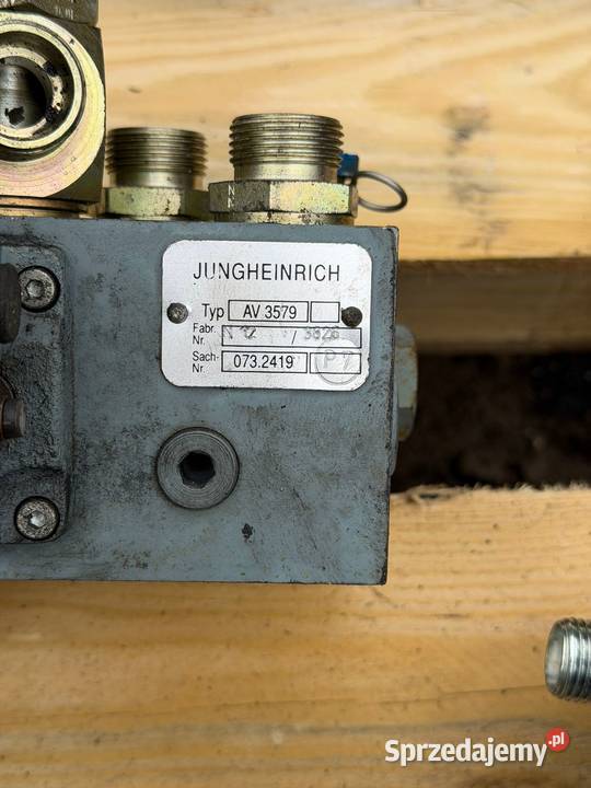 Rozdzielacz hydrauliczny JUNGHEINRICH AV 3579 śląskie