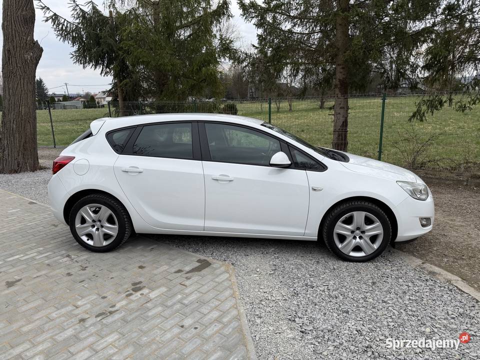 Opel Astra J 14T 140 2012 r 158kkm Stan Klima Brzozów