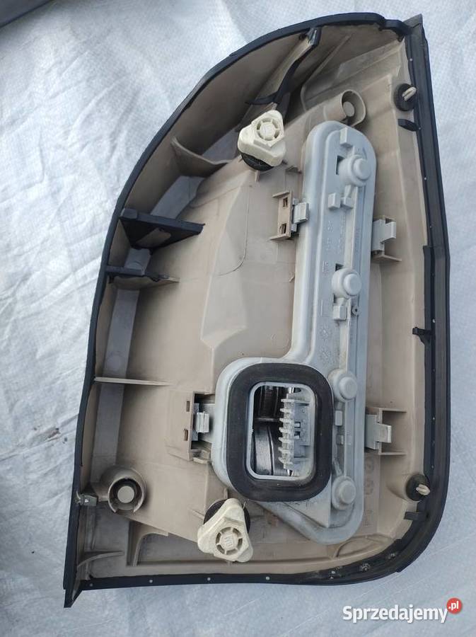 Lampa tylna lewa i prawa LIFT OPEL zafira lubelskie Zahajki-Kolonia