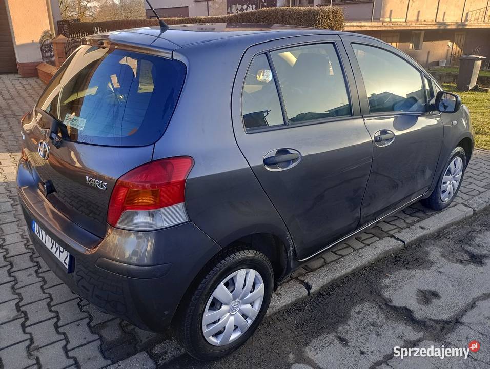 Toyota Yaris lift zamiana radio Paczków