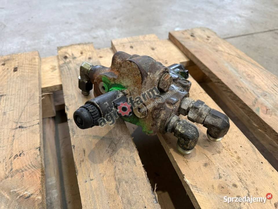 Zawór EHR Massey Ferguson 6245 6235 6255 6260 Byków