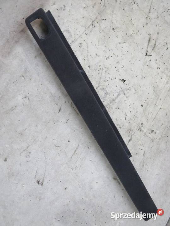 LISTWA BAGAŻNIKA PRAWA AUDI A4 B8 8K9861828A osobowe