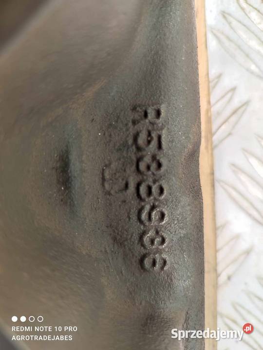 Pokrywa zaworowa John Deere 6155R R538936 Motoryzacja Wilkowo sprzedam