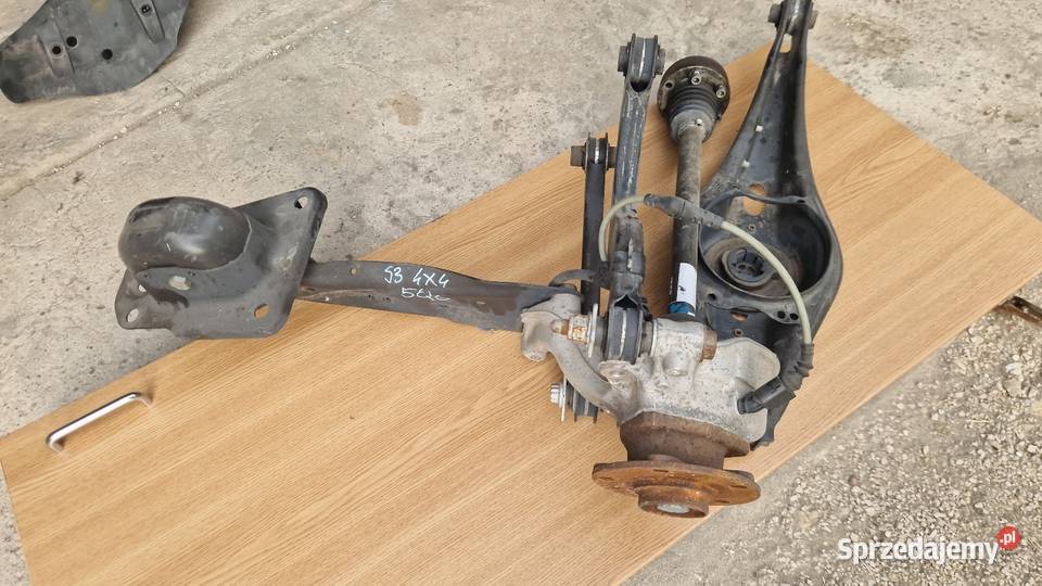 Sprzedam zwrotnice lewa tył audi s3 a3 8Y 5Q0 Nawarzyce