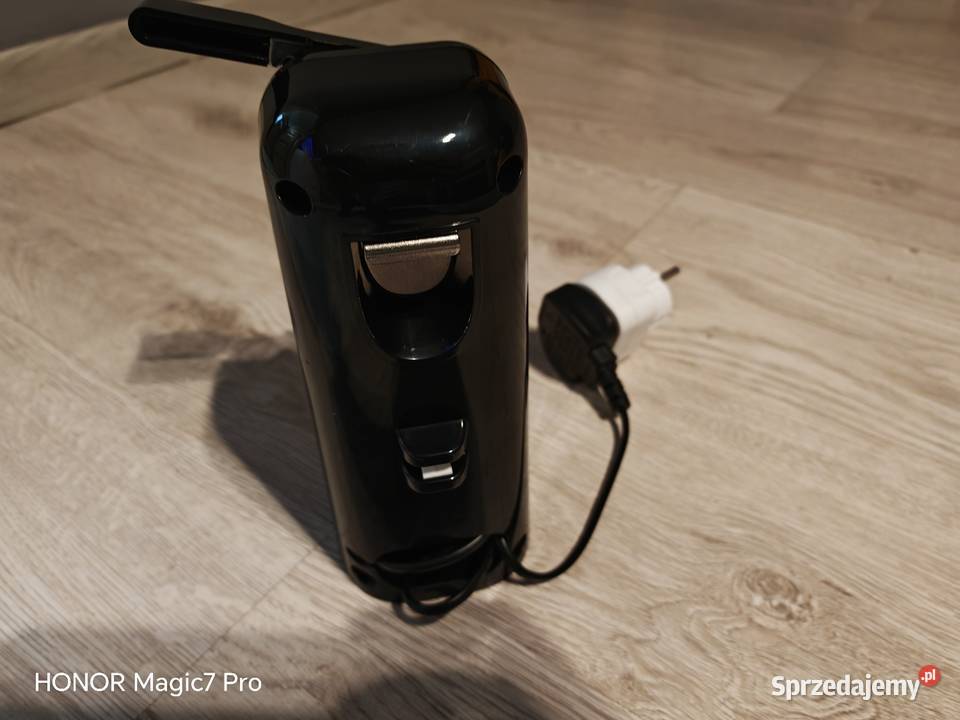 Elektryczna maszynka do konserw Piła