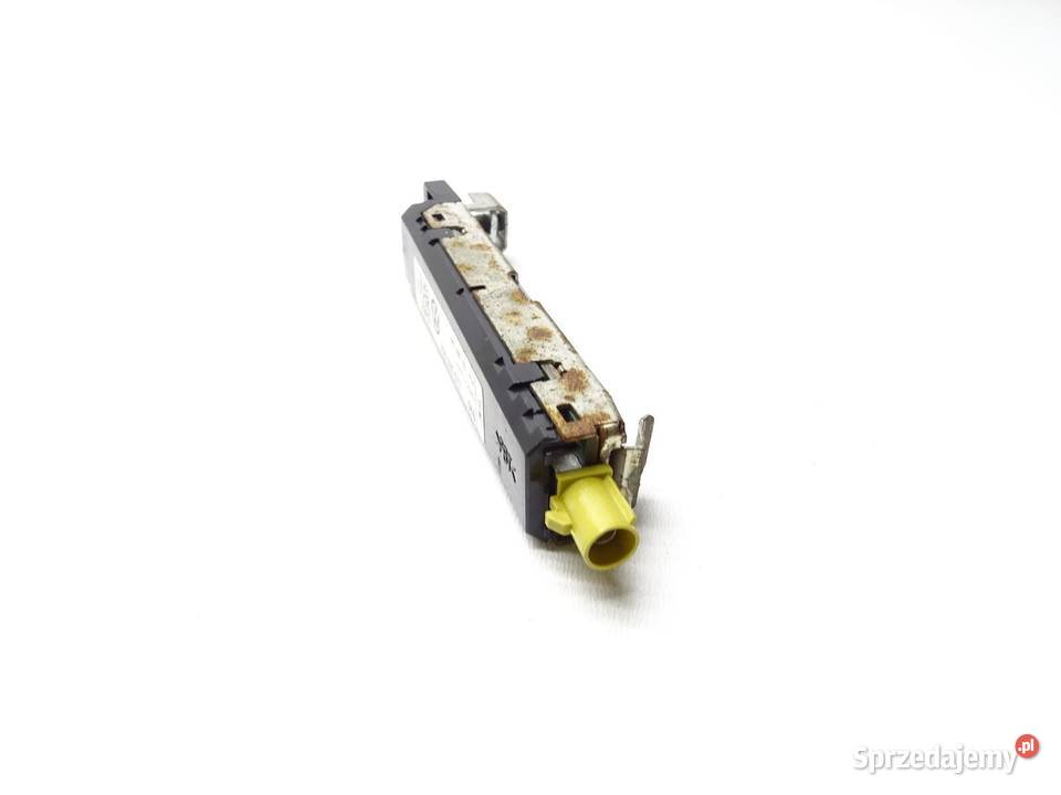 WZMACNIACZ ANTENY ANTENOWY 5G6035577 VW GOF VII osobowe sprzedam