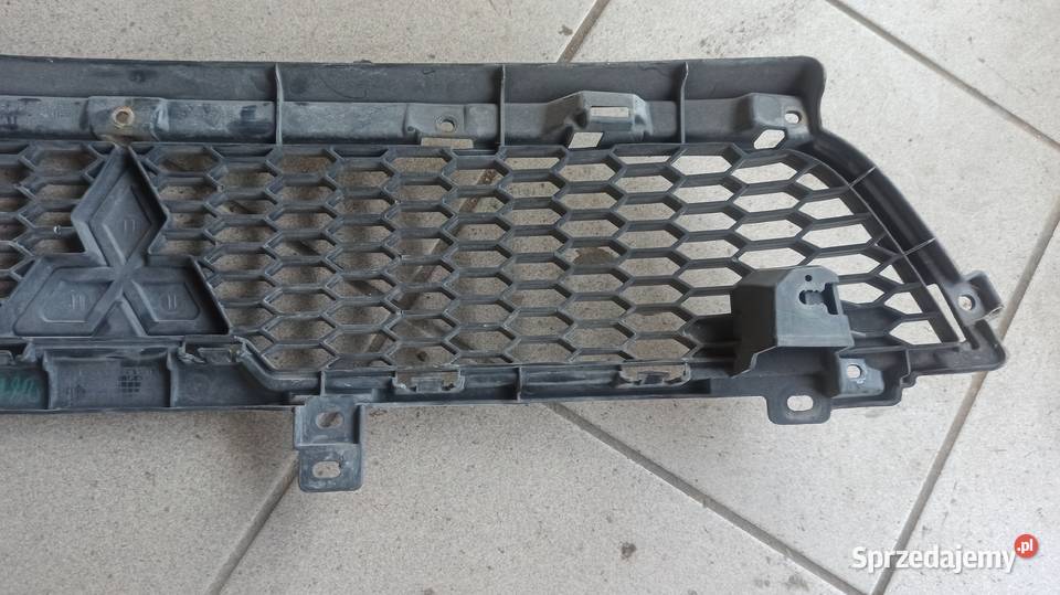 mitsubishi outlander 2 II lift grill emblemat Karoseria podkarpackie