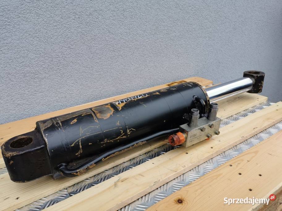 Siłownik wychyłu wideł Manitou MT 1740