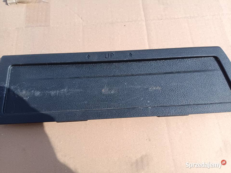 Volkswagen PASSAT B7 Boczek bagażnika 3C9867463B Krosno sprzedam