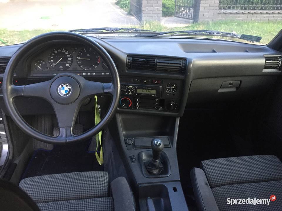 325iX coupe remoncie blacharskim zabytek manualna Warszawa