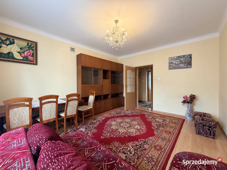 3 MAJA 2 pokoje 4728m2 I piętro