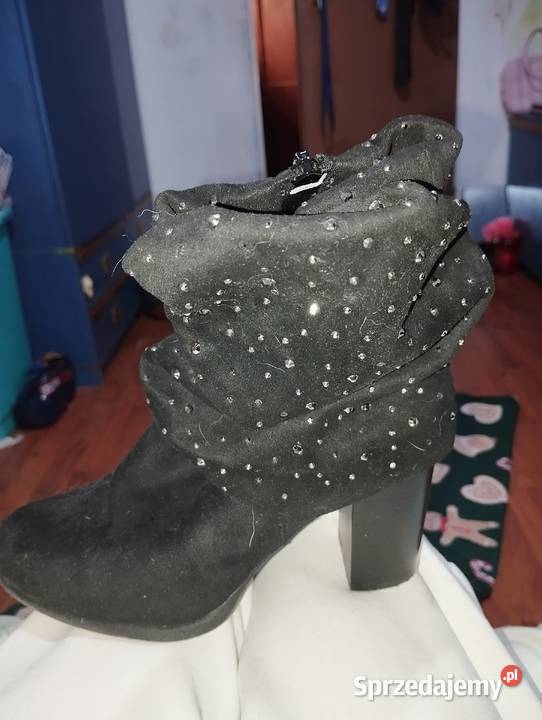 Kozaczki piękne czarne cudo brokat tkanina pomorskie Gdańsk