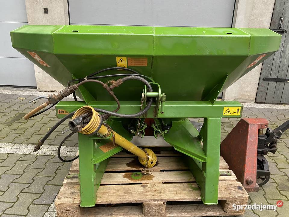 Rozsiewacz do nawozu Amazone 800 wielkopolskie