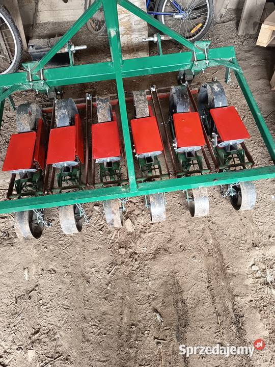 Siewnik do warzyw 6 rzędowy Parzęczew