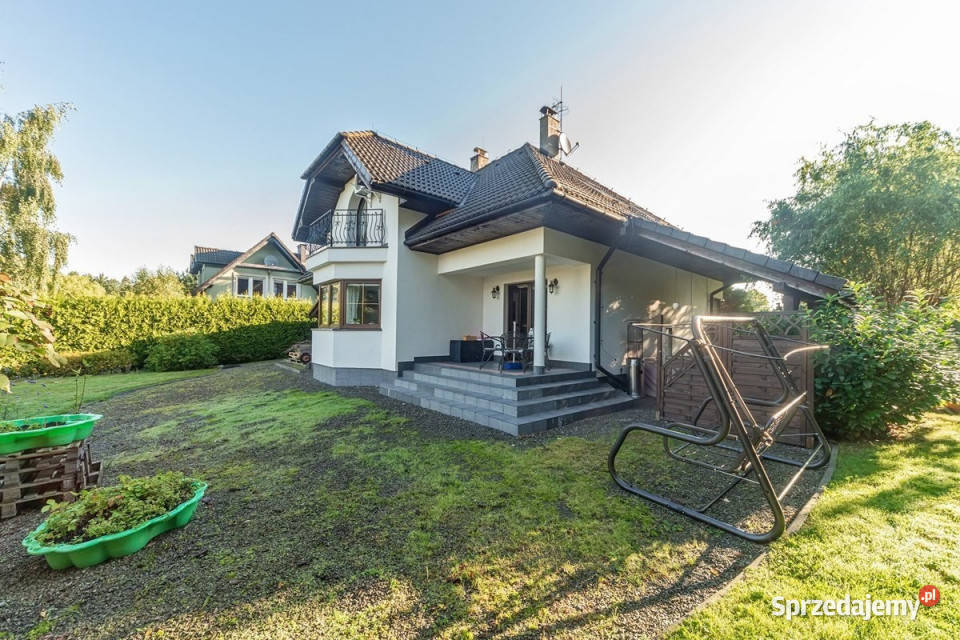Elegancki dom z dużą działką 2648 m Pisarzowice balkon śląskie