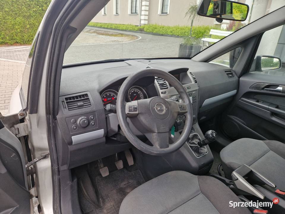 Opel Zafira 16 benzynka 7 osób Zamiana Łuków