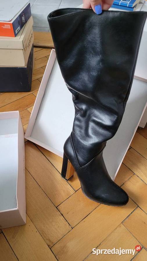 Klasyczne na obcasie 37