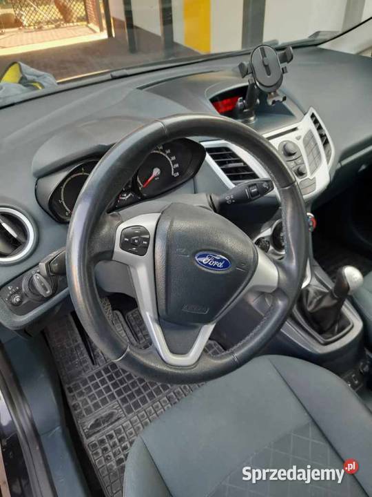 Ford Fiesta 2012 nieuszkodzony Szewna