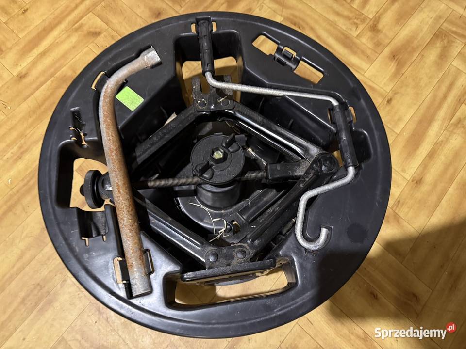 Zestaw narzędziowy w kolorze Fiat stilo kombi Pozostałe Mszana