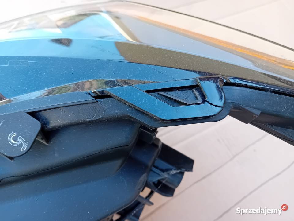 Lampa lewa Lexus NX 300h 2017 przed liftem Hajnówka