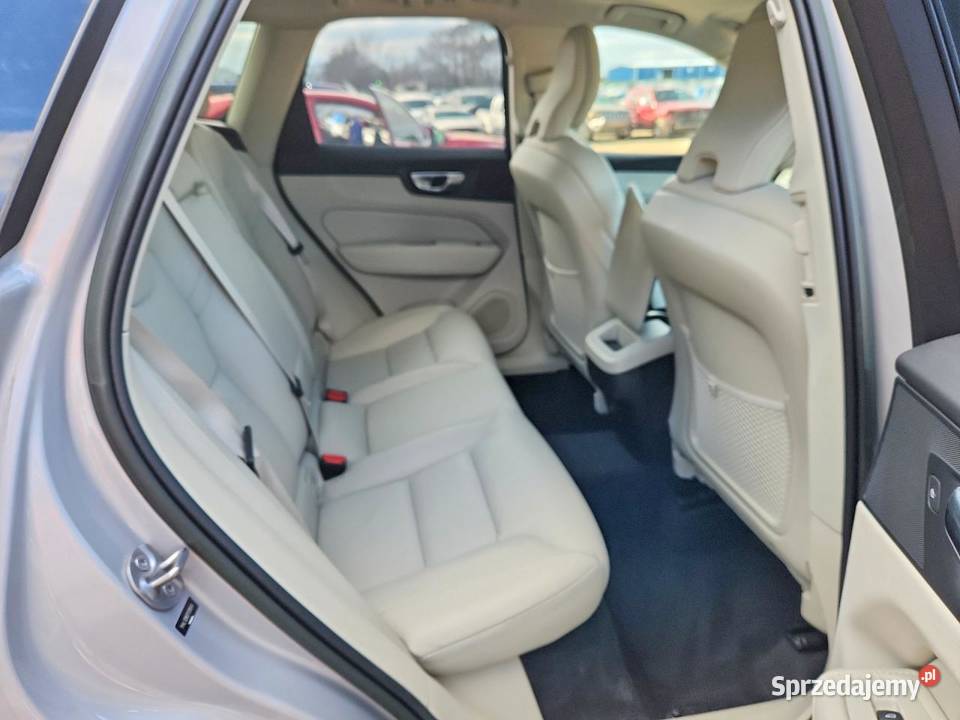 2022 VOLVO XC60 PLUS do sprowadzenia śląskie Częstochowa