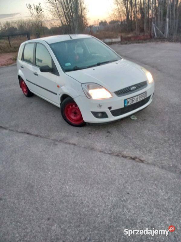Ford fiesta nieuszkodzony
