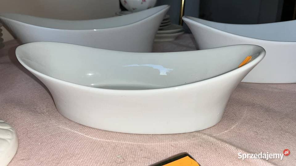 Salaterka gondolka Biała porcelana Bez sygnatury Gdańsk