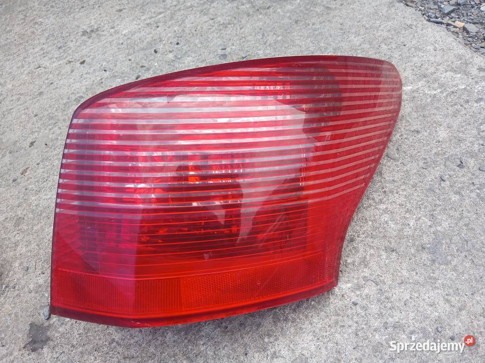 Lampa prawa tył tylna Peugeot 407 SW Kombi prawe Radłów