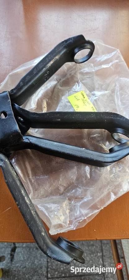 OryginałNowyz epoki wahacz przedni do Fiata 126p osobowe Barlinek