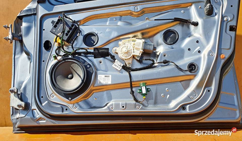 MERCEDES W204 LIFT DRZWI PRAW PRZÓD KOD lakieru mazowieckie Radom
