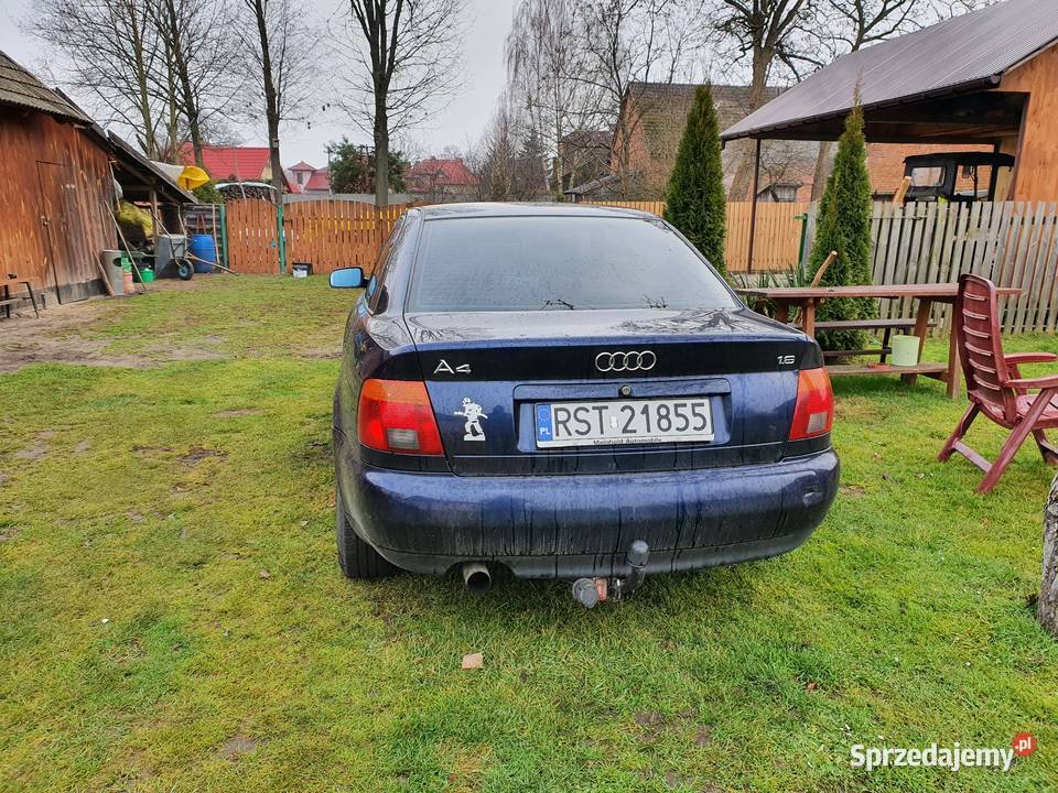 Audi a4 b5 16 gaz z hakiem Sedan / Limuzyna