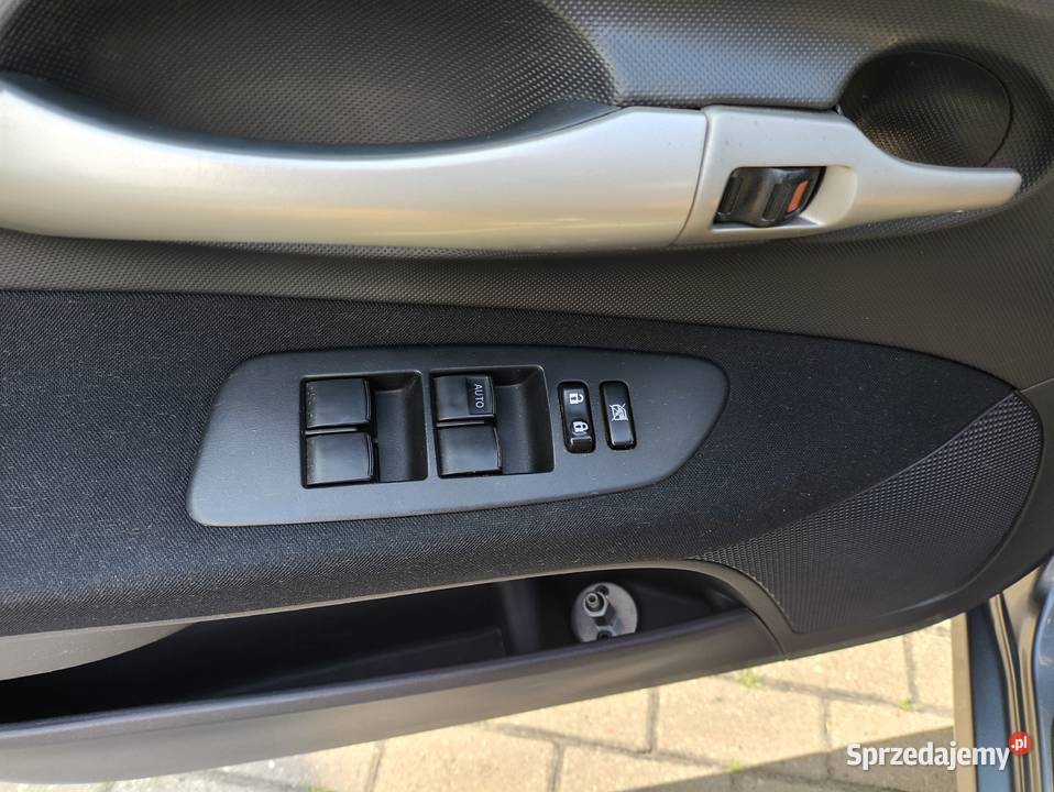 Toyota Auris 16 Benzyna LPG 5 Drzwi Klimatyzacja manualna Auris Chełm