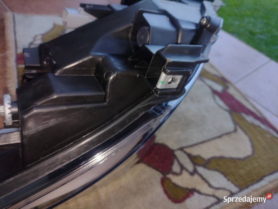 Lampa przednia chr LED Toyota 81150F403100 lewa osobowe Białystok