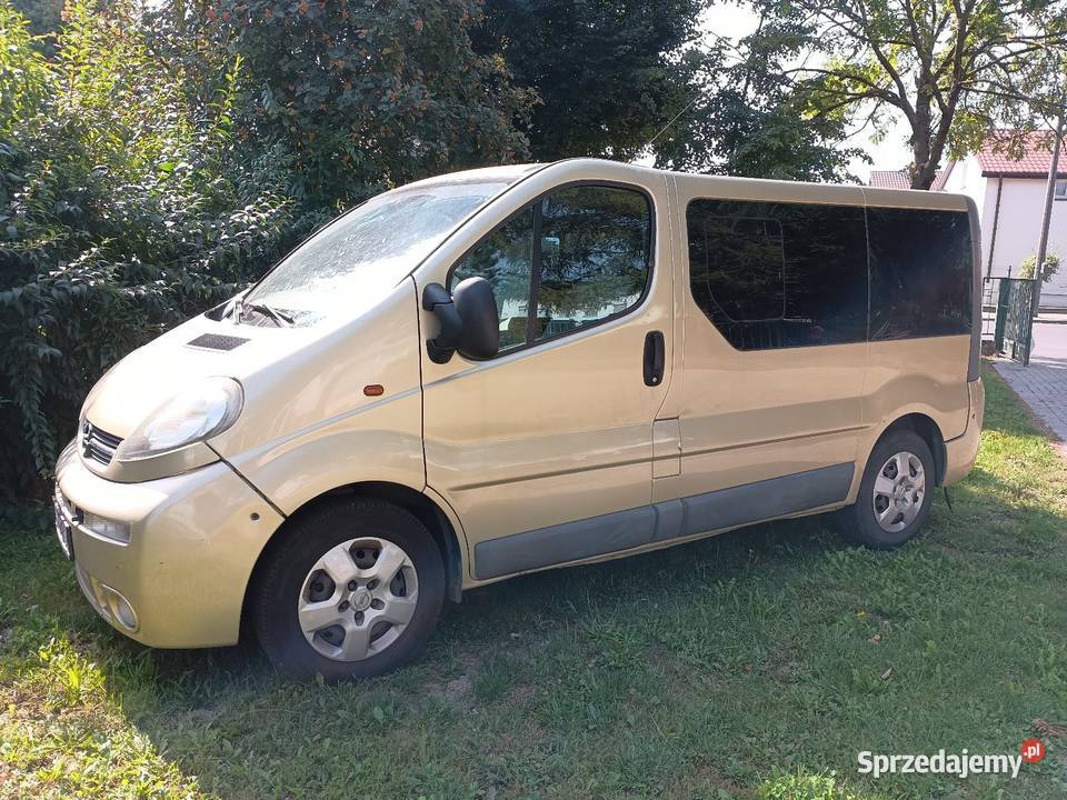 Opel Vivaro 19CDTI welurowa tapicerka