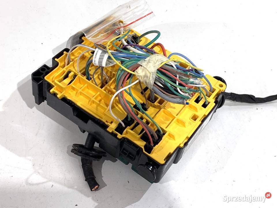 SKRZYNKA BEZPIECZNIKÓW CITROEN C4 CACTUS osobowe