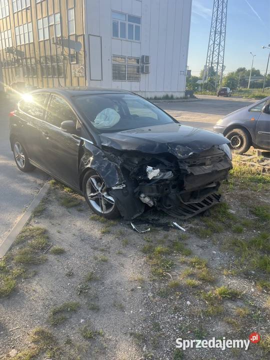 Ford focus mk3 uszkodzony 1560cm3 sprzedam