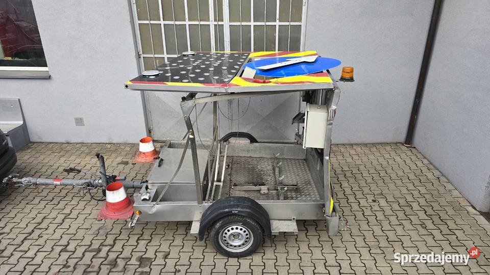 Humbaur Buchhaus RMS 3000 LED Ostrzegawcza 2017r Brenderup Nowy Świętów