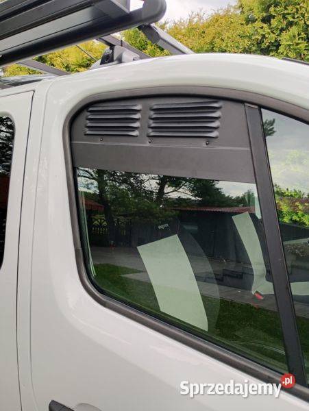 Renault Trafic 9 osób kampervan