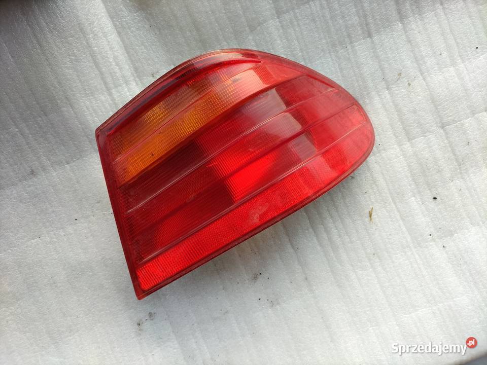 MercedesBenz E W210 LAMPA TYŁ TYLNA PRAWA Kamień-Kolonia