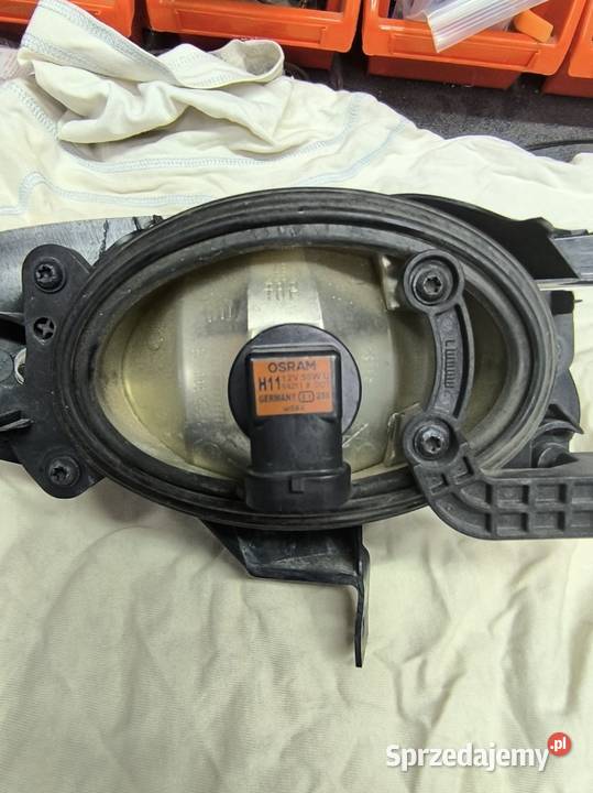 Lampa halogenowa Mercedes CLS w219 osobowe