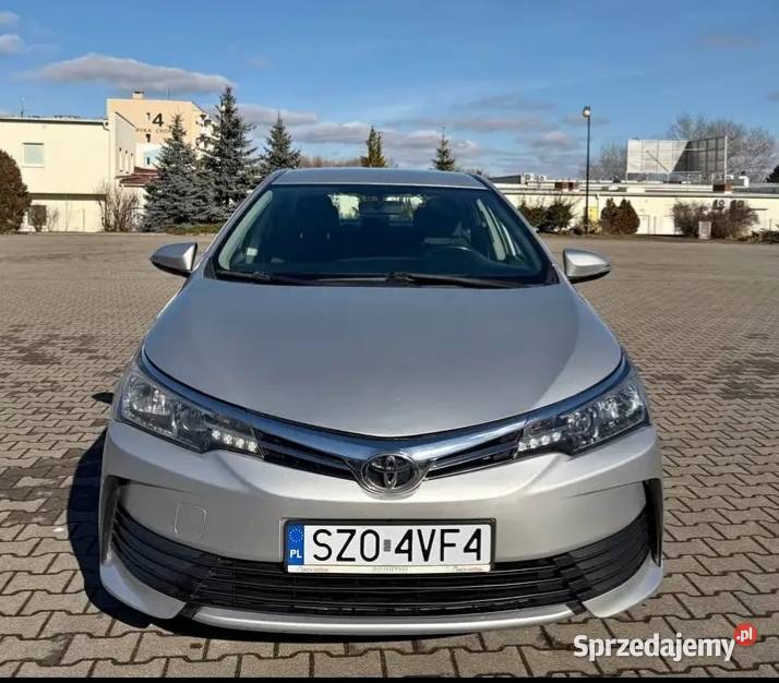 Toyota Corolla E16 Lift 2017 Salon zamiana bluetooth Poznań