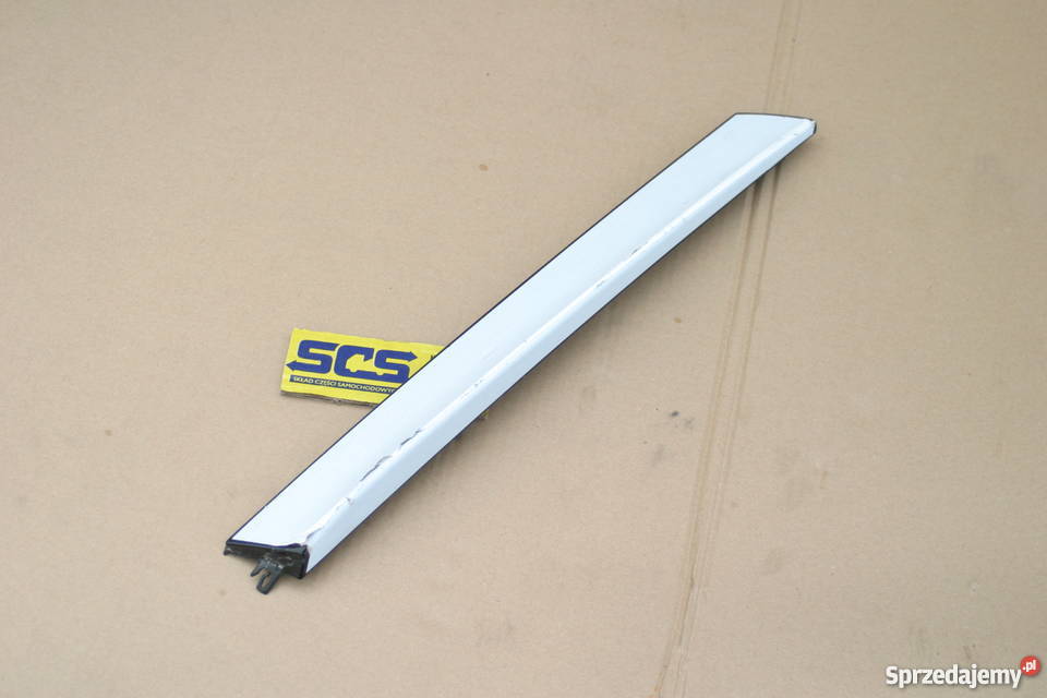 AUDI Q3 NAKŁADKA LISTWA PIONOWA PRAWA BAGAŻNIKA