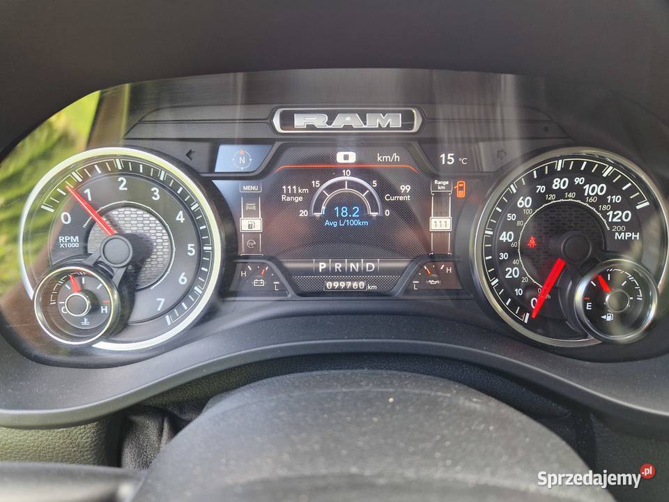 RAM 1500 RAM 1500 dobrze wyposarzony ciężarowy