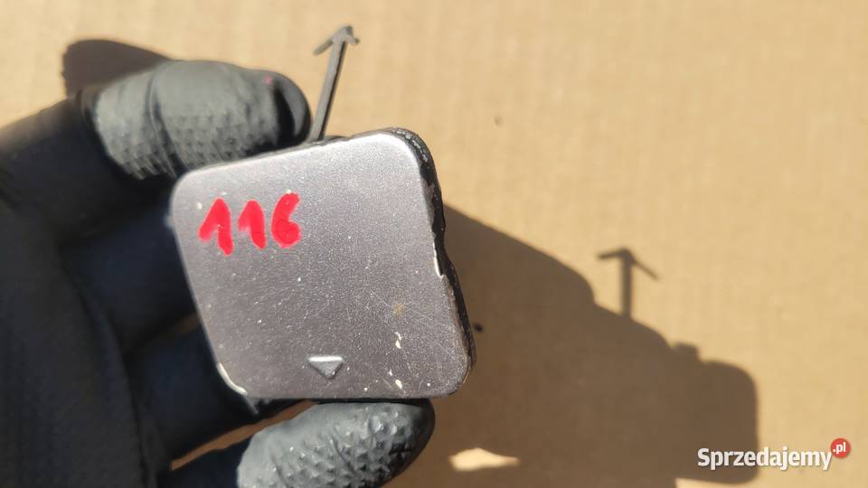 BMW E39 ZAŚLEPKA HAKA ZDERZAK PRZÓD 81593531 116 osobowe Ruda Śląska