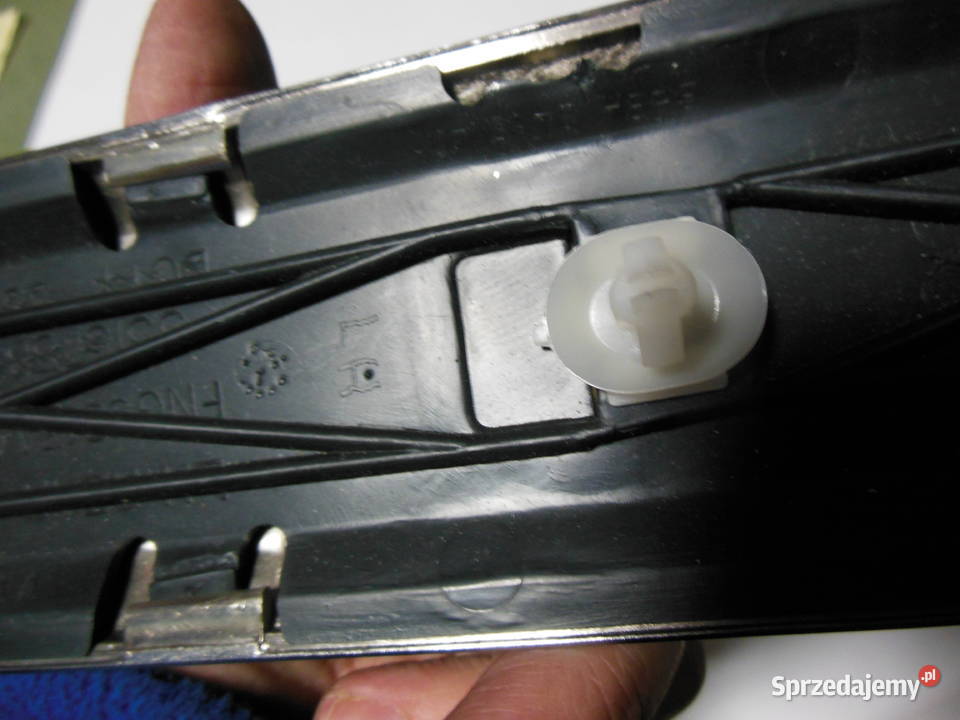 55079035AA LISTWA ODZDOBNA JEEP COMMANDER LEWY terenowe Kozy