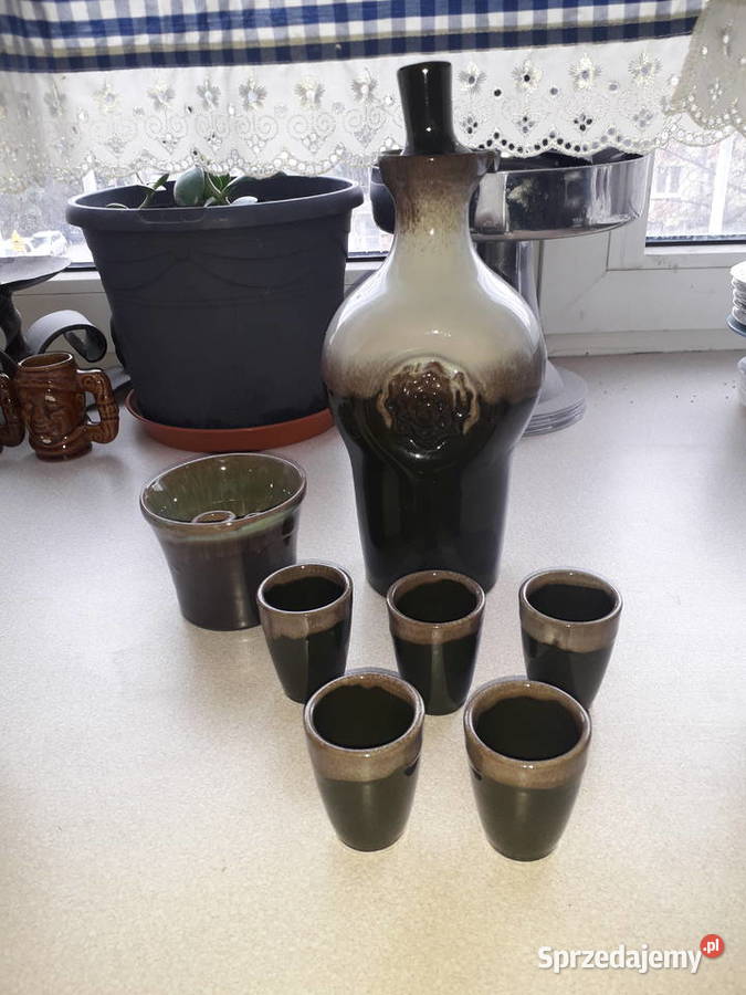 Zestaw ceramiki dzbany i kubki