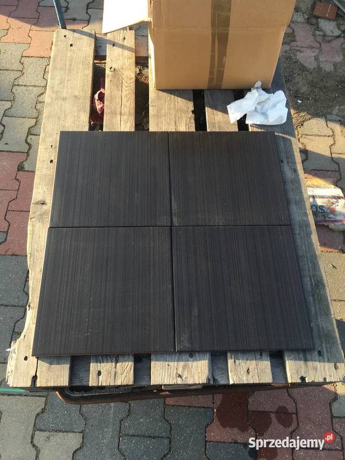 Terakota rayas negro 333x333 firmy KEROS Płytki uniwersalne Reguły